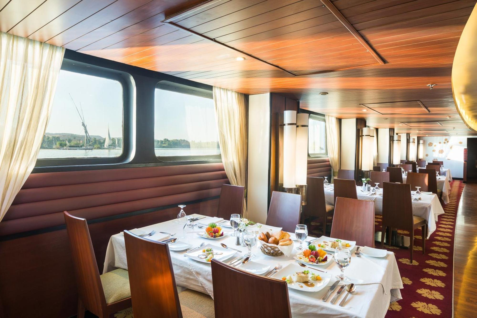 M/Y Alyssa - 4 Or 7 Nights From Luxor Each Monday And 3 Or 7 Nights From Aswan Each Friday Hotel Exterior photo